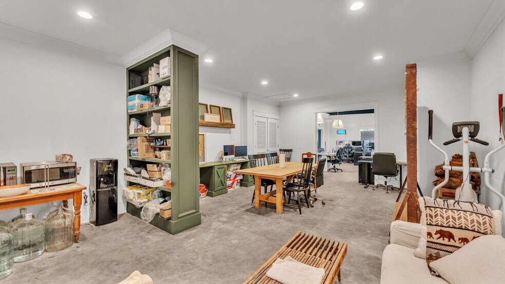 More Photos Of 705 Jerry Smith Rd, Dover Light Manufacturing For Sale