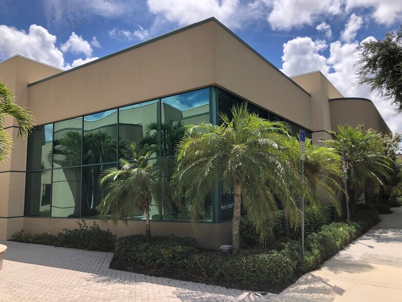 More Photos Of 2821-2837 Cattlemen Rd, Sarasota Office For Lease