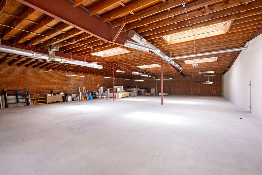 Primary Photo Of 4625 W Washington Blvd, Los Angeles Warehouse For Lease