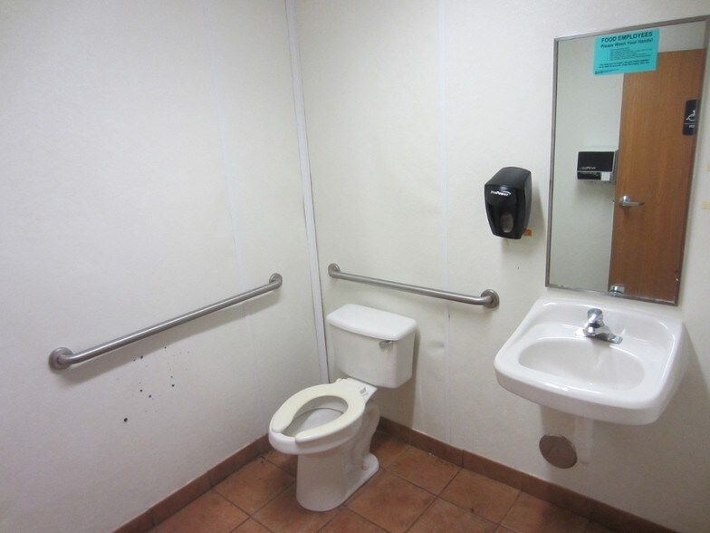 More Photos Of 209 Loews Dr, North Versailles Fast Food For Sale