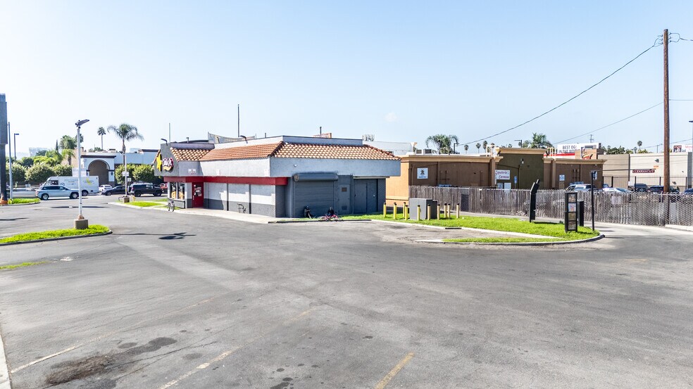 More Photos Of 21201 Sherman Way, Canoga Park Fast Food For Sale