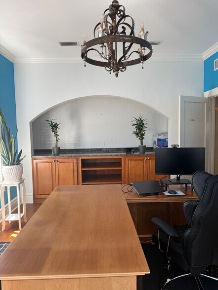More Photos Of 917 N Monroe St, Tallahassee Coworking Space