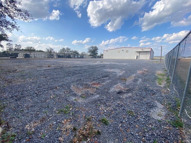 More Photos Of 19146 Highway 190 E, Hammond Warehouse For Lease