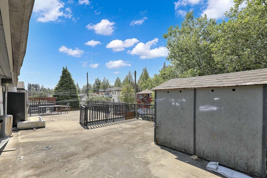 More Photos Of 9509 152 St, Surrey Daycare Center For Lease