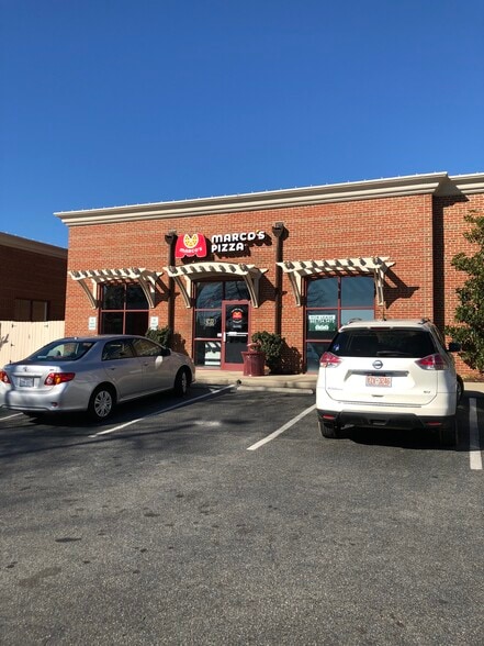 More Photos Of 19722 1 Norman Blvd, Cornelius Restaurant For Lease