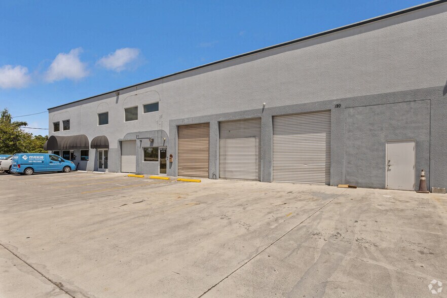 More Photos Of 2211 2nd Ave N, Lake Worth Unknown For Lease