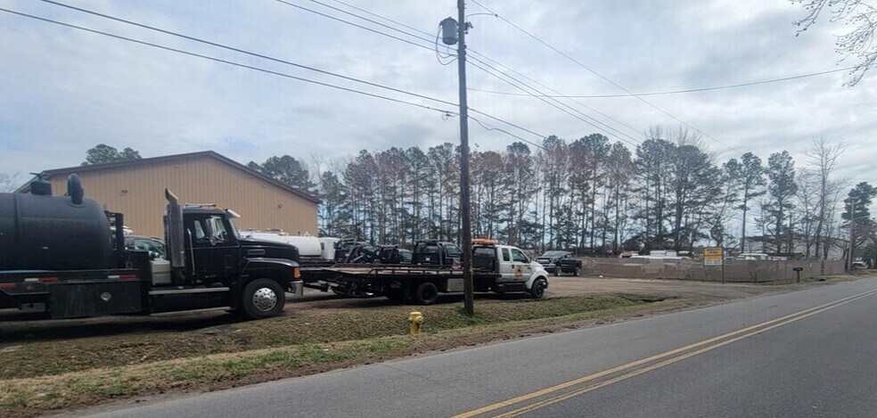 More Photos Of 745-747 S. Camden Ave, Fruitland Industrial For Sale