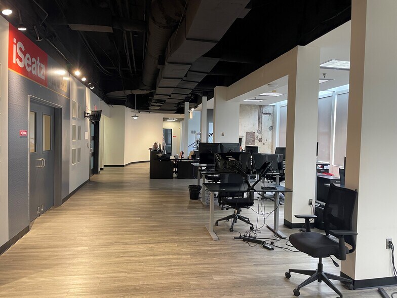 More Photos Of 643 Magazine St, New Orleans Office For Sale