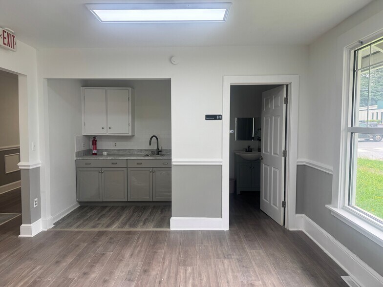 More Photos Of 510 Laurens Rd, Greenville Office Residential For Lease