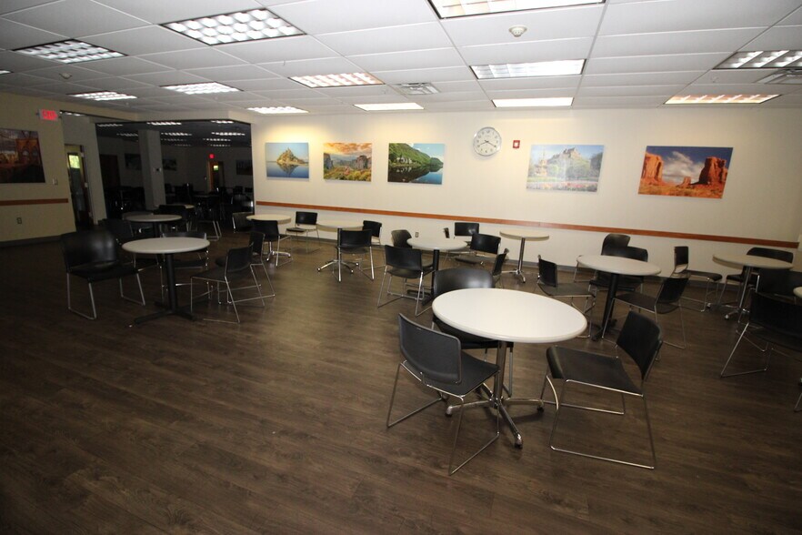More Photos Of 455 Maryland Dr, Fort Washington Light Manufacturing For Sale