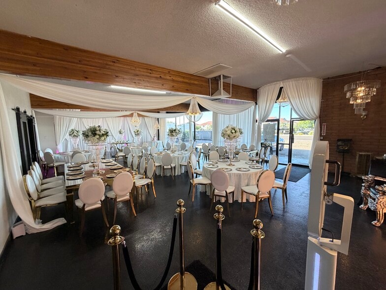 More Photos Of 2111 E Main St, Mesa Freestanding For Sale