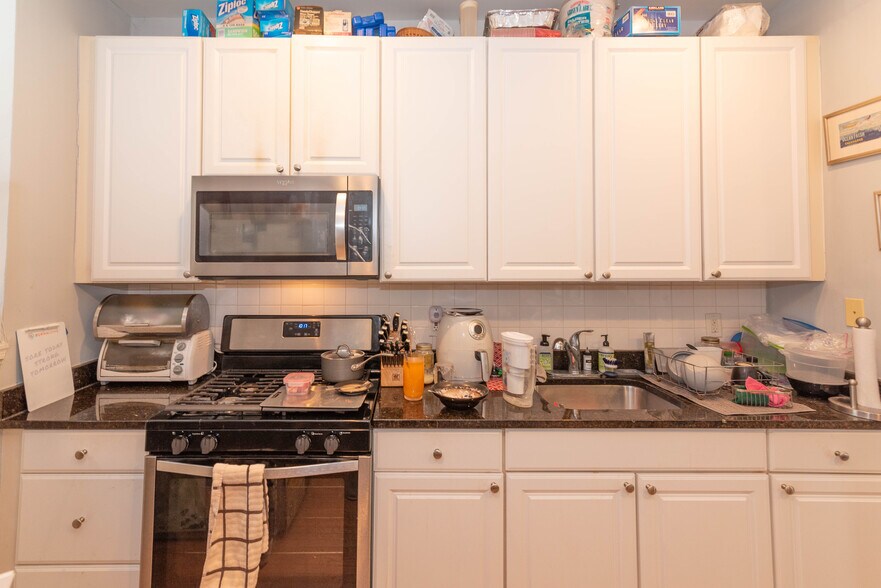 More Photos Of 2445 Lakeview Ave, Baltimore Apartments For Sale