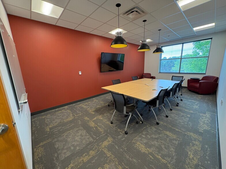 More Photos Of 1330 Win Hentschel Blvd, West Lafayette Office For Lease