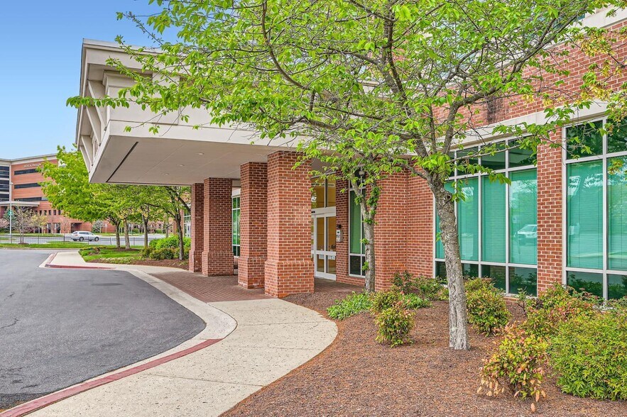 More Photos Of 10700 Charter Dr, Columbia Medical For Lease