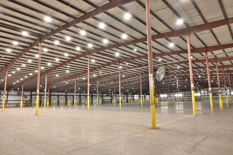 More Photos Of 2314 Wilkins Dr, Chillicothe Warehouse For Lease