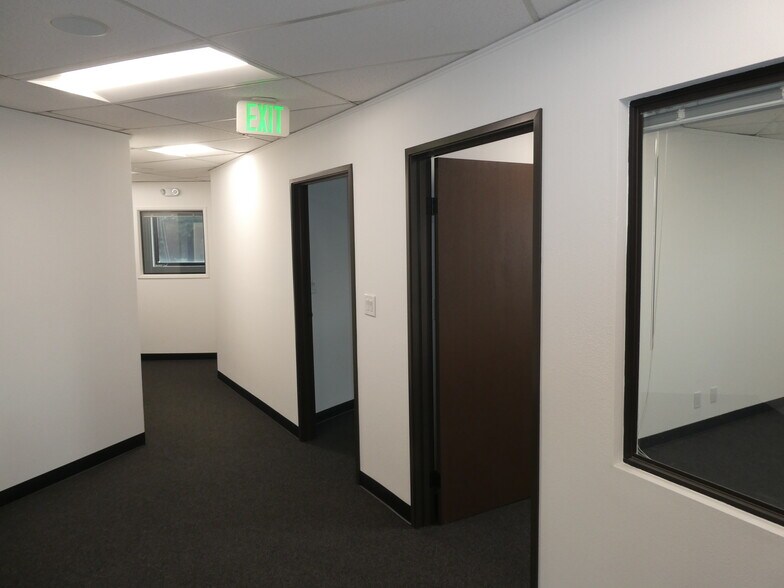 More Photos Of 3500 N San Fernando Blvd, Burbank Flex For Sale