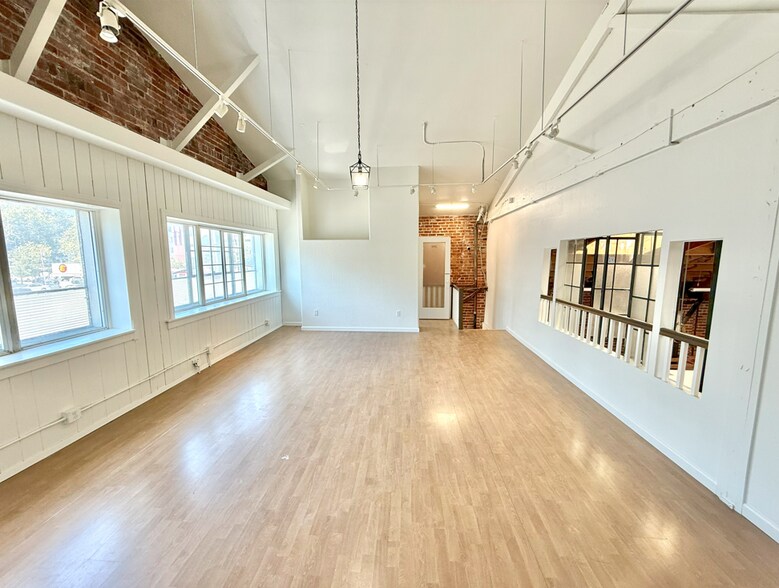 More Photos Of 517 6th St, San Francisco Storefront Retail Office For Lease