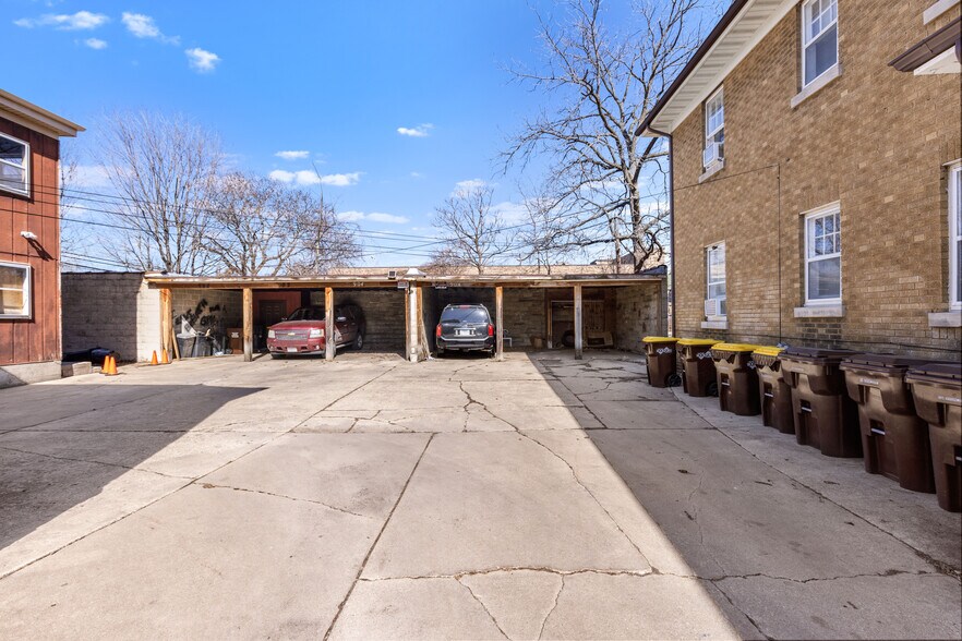 More Photos Of 910 4th Ave, Rockford Apartments For Sale