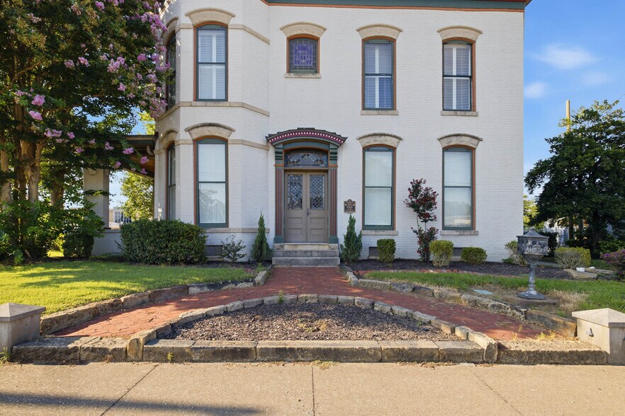 More Photos Of 303 E 4th St, Owensboro Office For Sale
