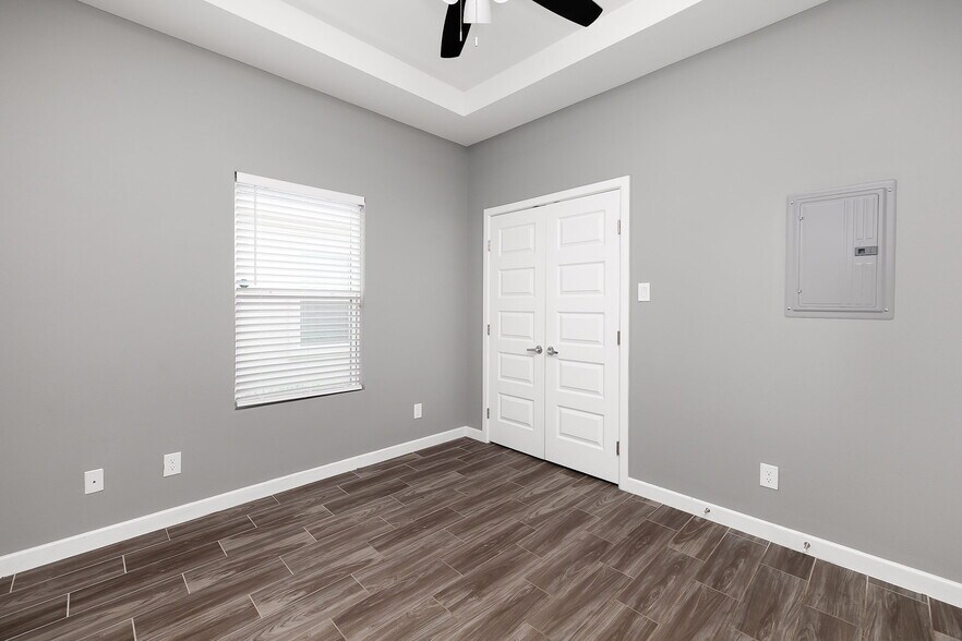 More Photos Of 305 Lauryn Dr, San Juan Apartments For Sale