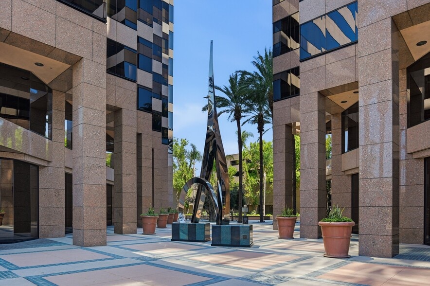 More Photos Of 2601-2603 Main St, Irvine Unknown For Lease