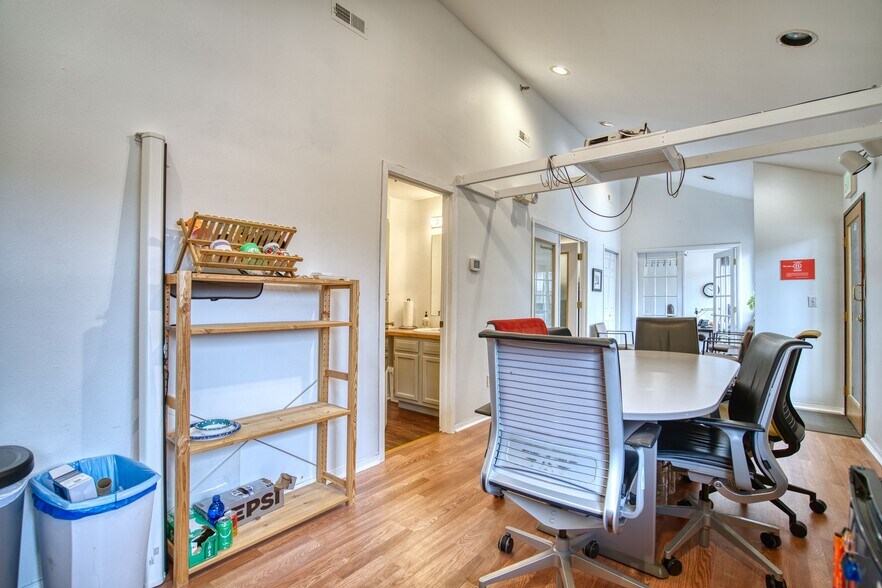 More Photos Of 3015 47th St, Boulder Medical For Lease