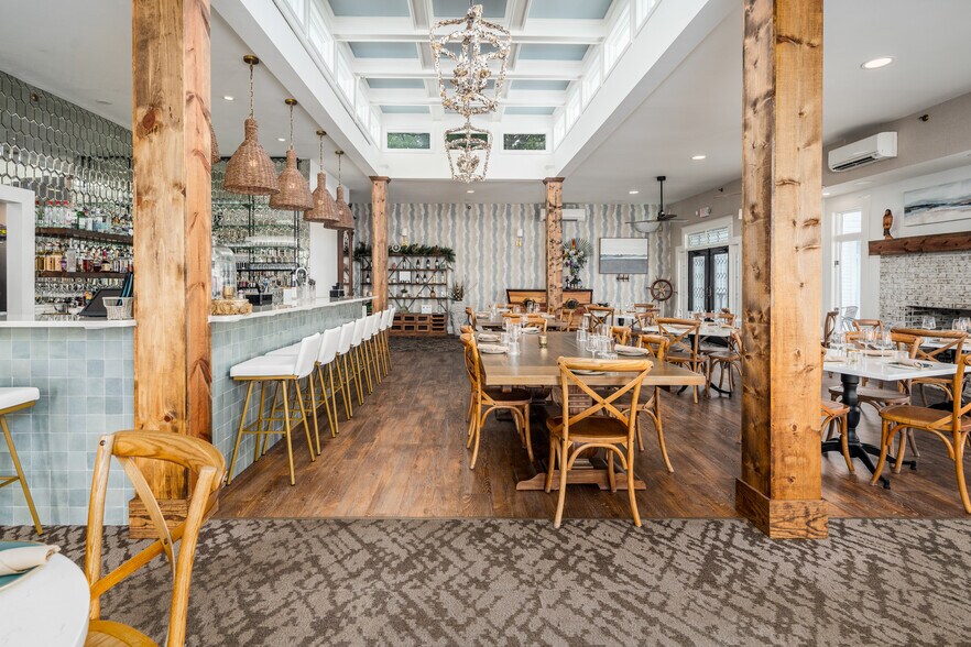 More Photos Of 738 E Main St, Belhaven Hotel For Sale