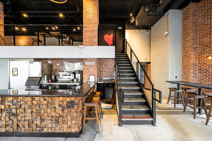 More Photos Of 108 W 2nd St, Los Angeles Apartments For Lease