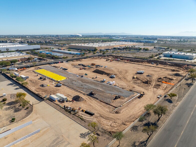 More Photos Of 7550 N Glen Harbor Blvd, Glendale Distribution For Lease