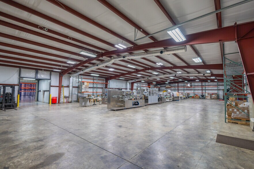 More Photos Of 252 Commerce Dr, Tompkinsville Warehouse For Sale