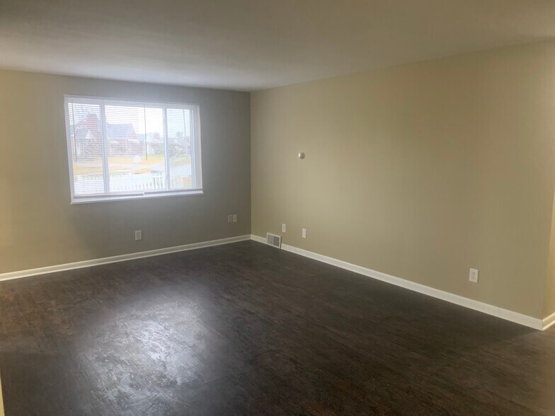 More Photos Of 1469 Valentine Cir NW, Canton Apartments For Sale