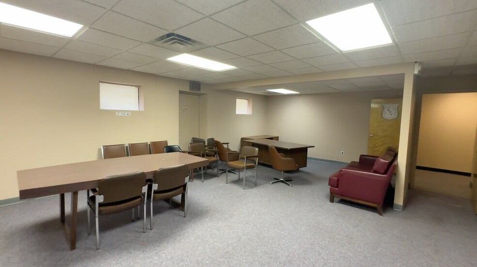 More Photos Of 140 S Long Beach Ave, Freeport Office For Sale