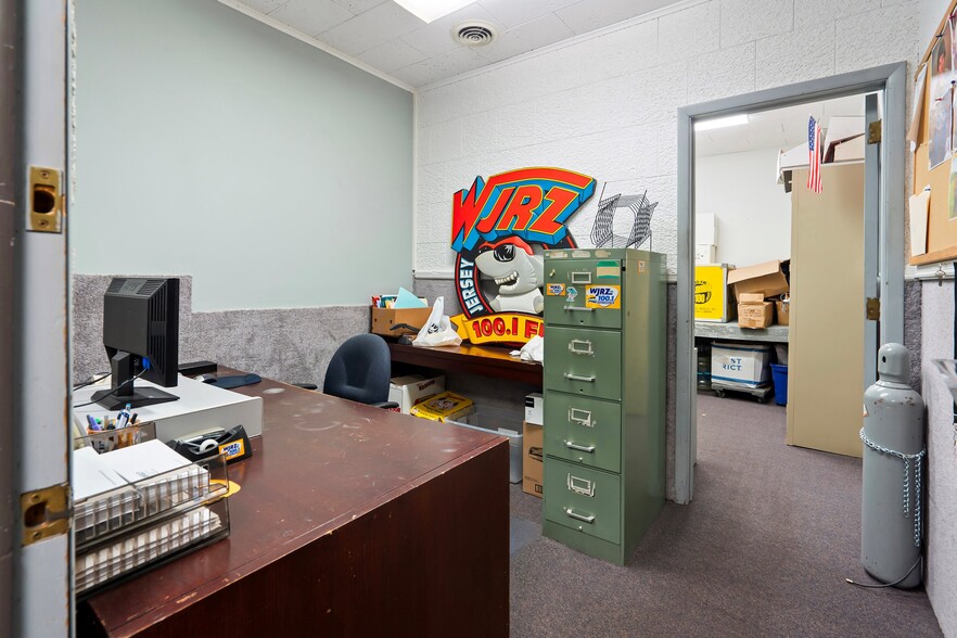 More Photos Of 641 Beach Ave, Stafford Township Airport For Sale