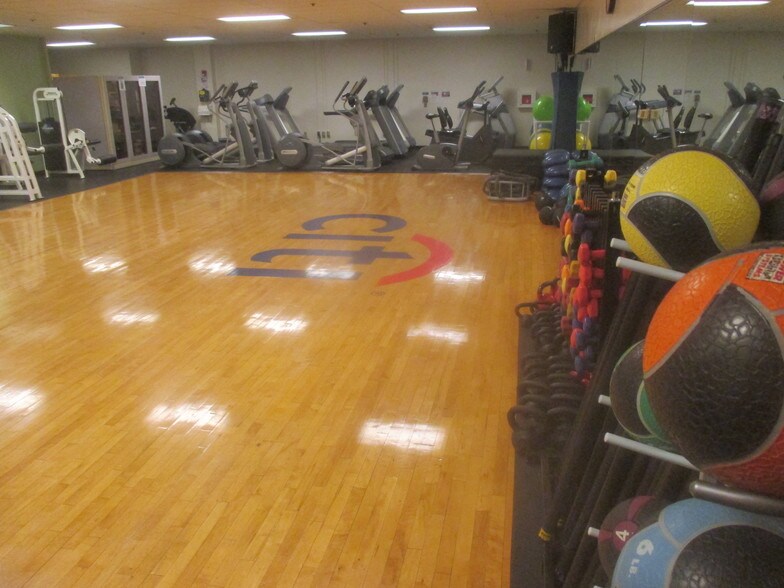 More Photos Of 705 E 60th St N, Sioux Falls Office For Sale