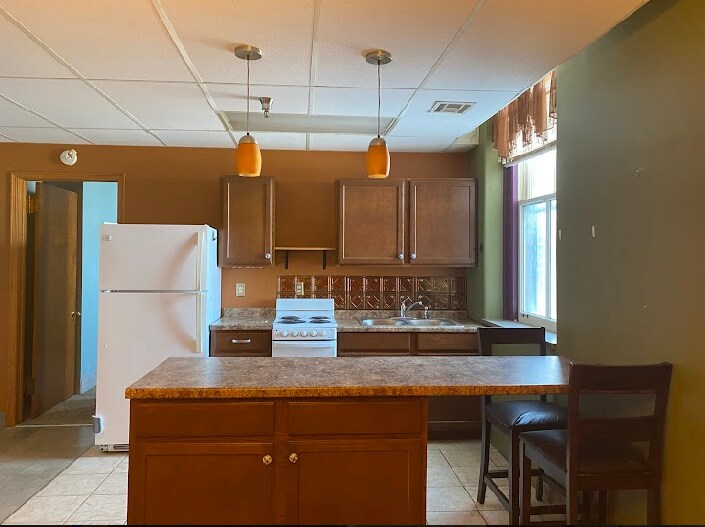 More Photos Of 400 W 15th Ave, Emporia Apartments For Sale