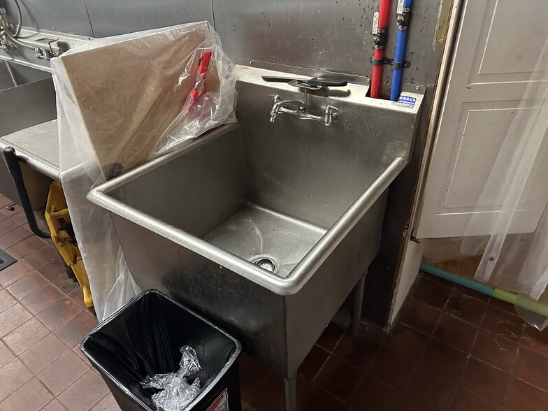 More Photos Of 930-980 Radio Rd, Little Egg Harbor Township General Retail For Sale