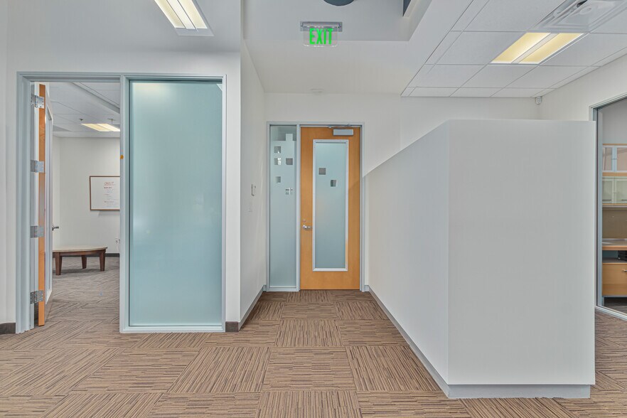More Photos Of 4650 E Cotton Center Blvd, Phoenix Office For Lease