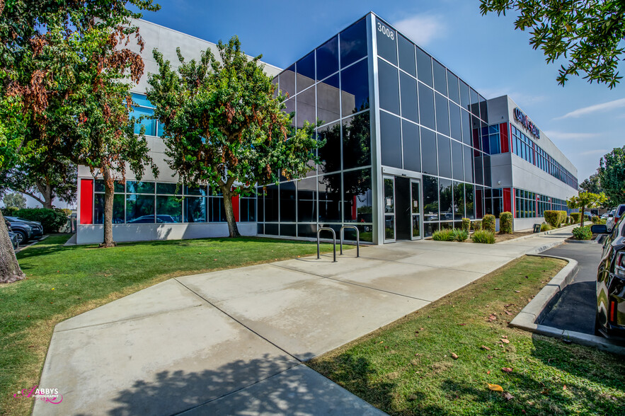 Primary Photo Of 3008 Sillect Ave, Bakersfield Medical For Lease