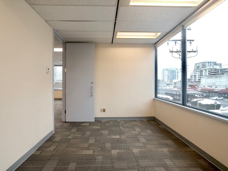 More Photos Of 5811 Cooney Rd, Richmond Office For Lease