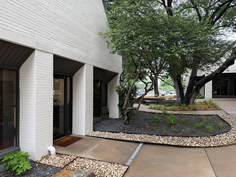 More Photos Of 700 E Park Blvd, Plano Office For Lease