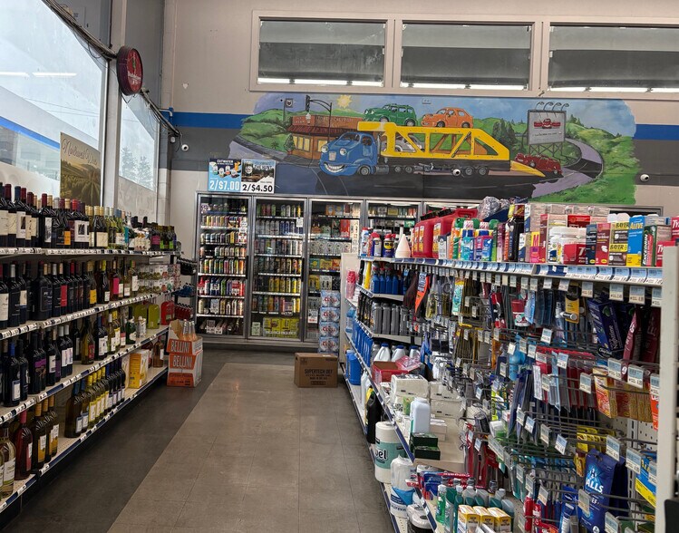 More Photos Of 4020 E Seltice Way, Post Falls Service Station For Sale