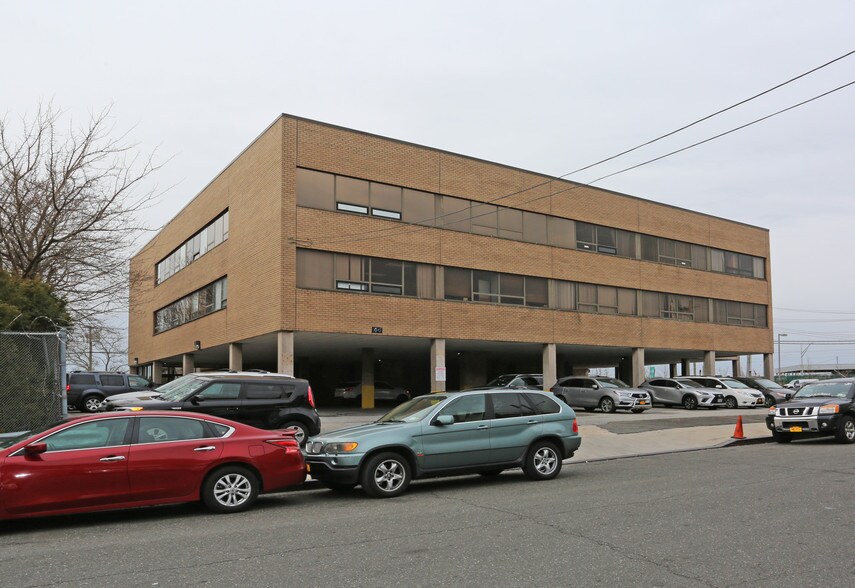 More Photos Of 175-01 Rockaway Blvd, Jamaica Office For Lease