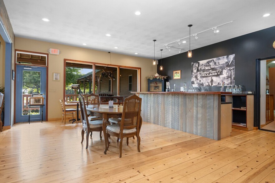 More Photos Of 5046 S West Bay Shore Dr, Suttons Bay Storefront Retail Residential For Sale