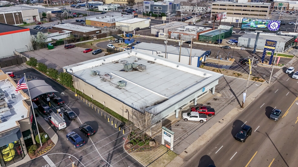 More Photos Of 4934-4938 Poplar Ave, Memphis General Retail For Sale