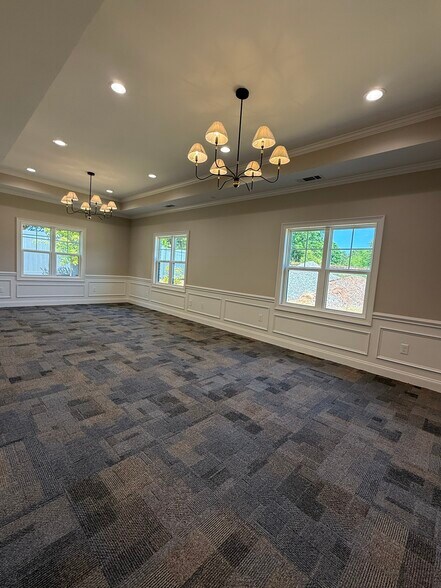 More Photos Of 1060 Garland Dr, Bogart Office For Sale