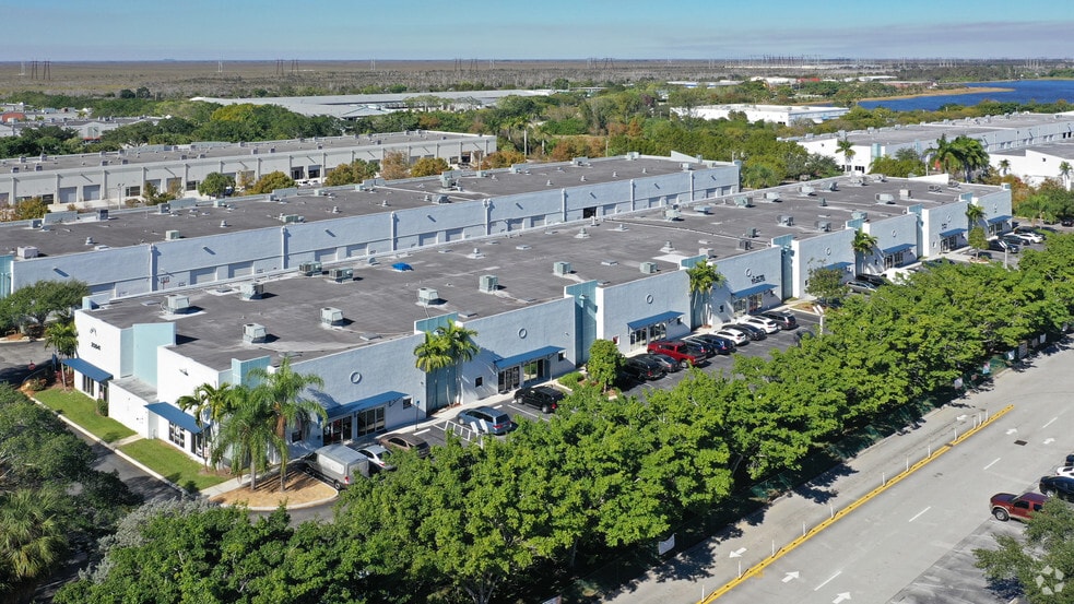 More Photos Of 20841 Johnson St, Pembroke Pines Warehouse For Lease