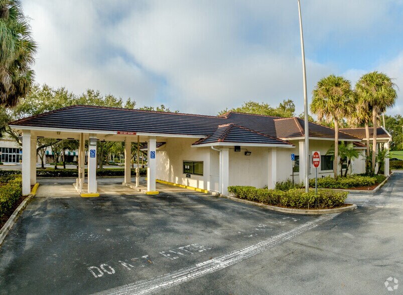 Primary Photo Of 12396 W Sunrise Blvd, Plantation Bank For Lease