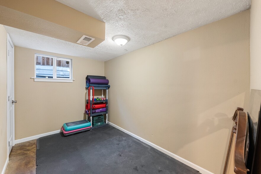 More Photos Of 2012 N Ruby St, Spokane Freestanding For Sale