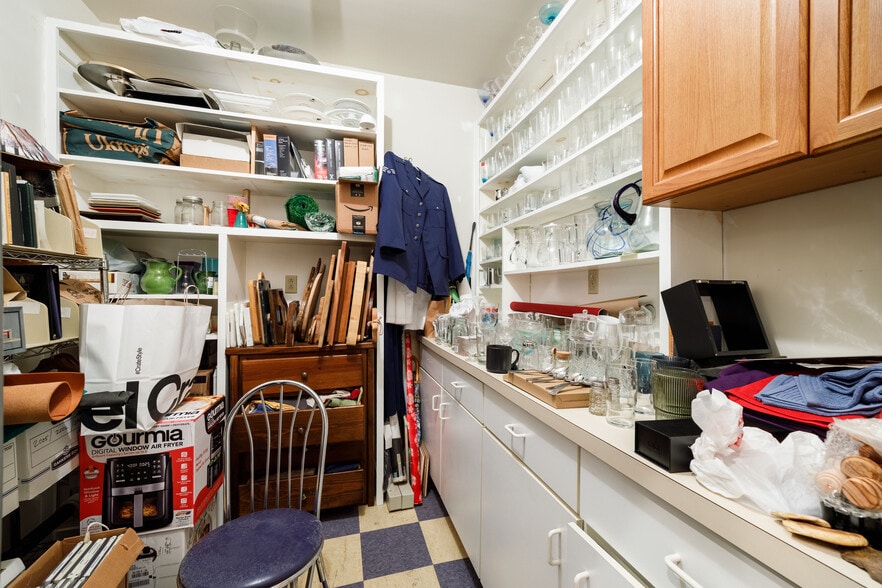 More Photos Of 1814 E Franklin St, Richmond Office Residential For Sale