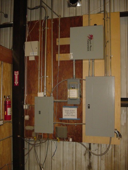 More Photos Of 4413 Old Woman Springs Rd, Yucca Valley Service For Lease